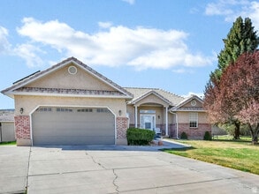 Building Photo - 1100 W 600 S