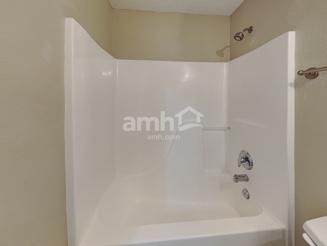 Building Photo - 9734 Lomax Dr