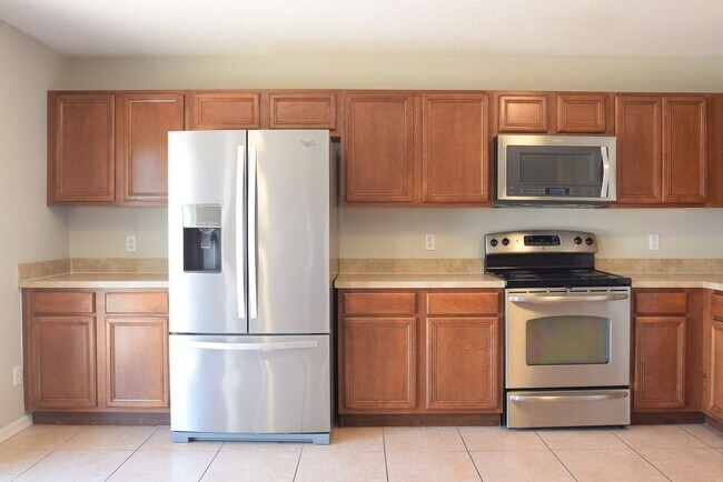 Building Photo - Comfortable 4/2.5 Home at Waterford Trails...