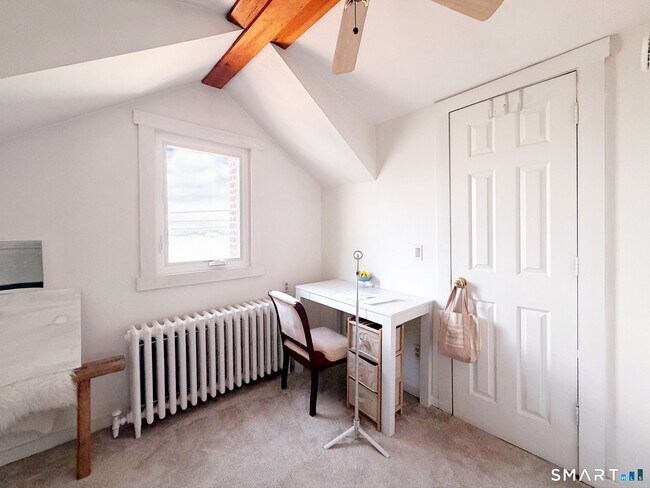 Building Photo - 2 Scofield Pl