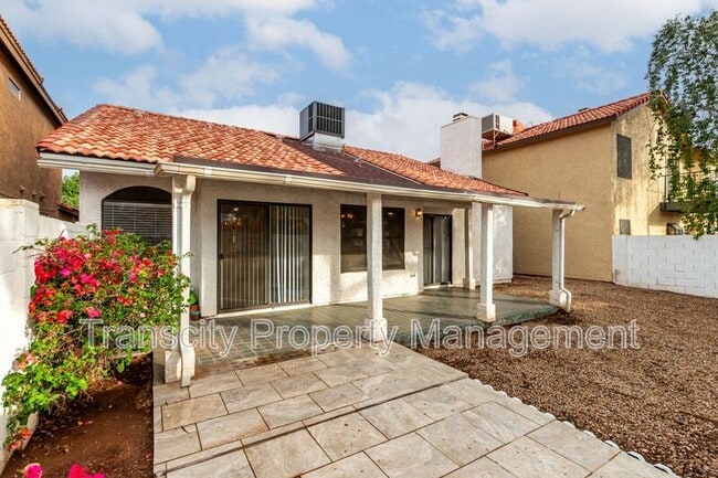 Building Photo - 16042 S 44th Pl