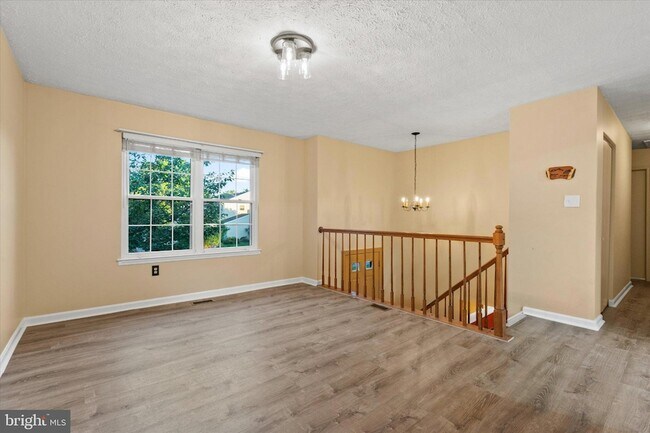 Building Photo - 841 Briar Ct