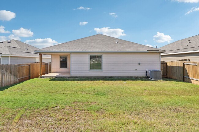 Building Photo - 3909 Crown Ct