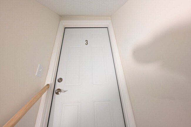 Building Photo - 108 Western Ave