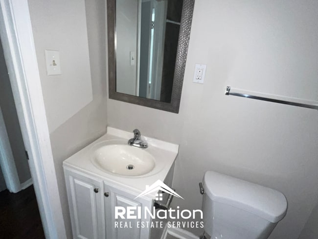 Building Photo - RARE FIND! 4BR/2BA in Memphis | Open Kitchen & Hardwoods | Fenced Yard!