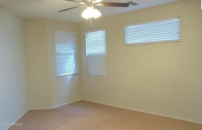 Building Photo - 12511 W Glenrosa Dr
