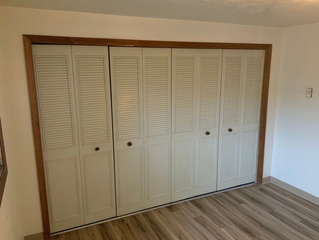 Building Photo - 2 Bedroom Duplex in Cal Young Neighborhood