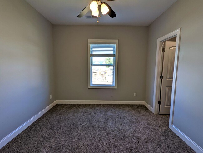 Building Photo - 46 Yellow Pne Ln