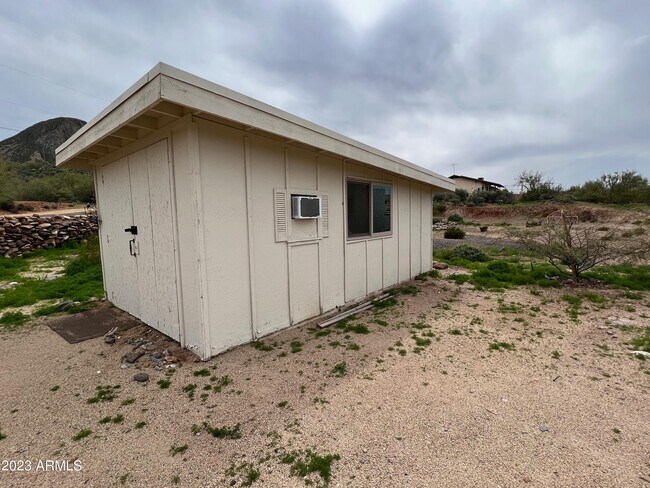 Building Photo - 47331 N Meander Rd