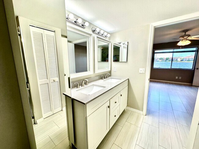 Building Photo - ** EMERALD LAKES ** 2 BED / 2 BATH CONDO - LAKE VIEW - CENTRAL NAPLES - ANNUAL RENTAL