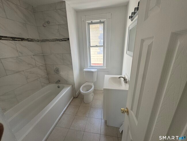 Building Photo - 46-48-48 Pliny St