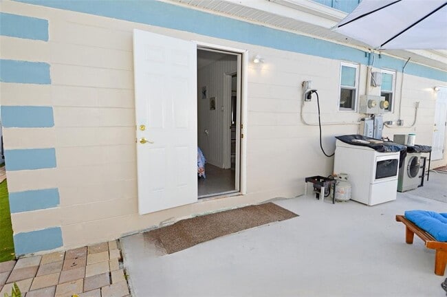 Building Photo - 156 146th Ave