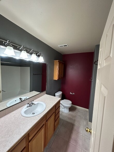 Building Photo - 9805 Mia Ln