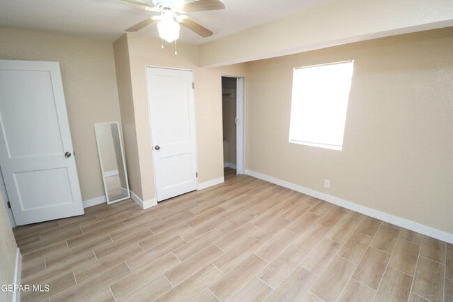 Building Photo - 536 Bataan Cir