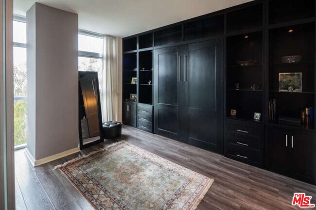 Building Photo - 13700 Marina Pointe Dr