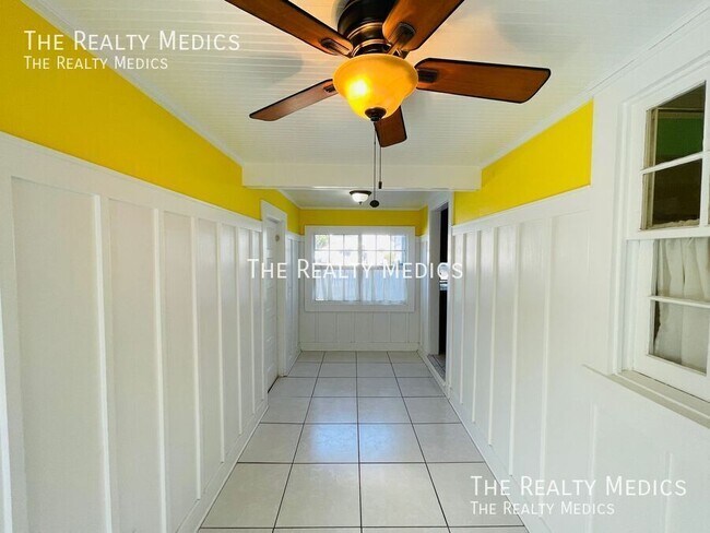 Building Photo - 1332 W Princeton St