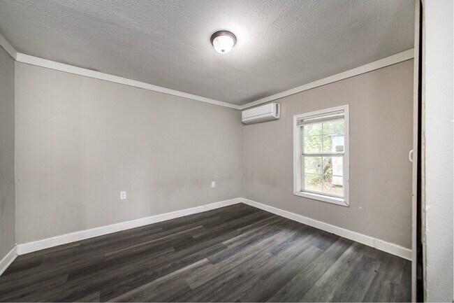 Building Photo - 308 N Scott St