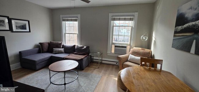 Building Photo - 1211 33rd St NW