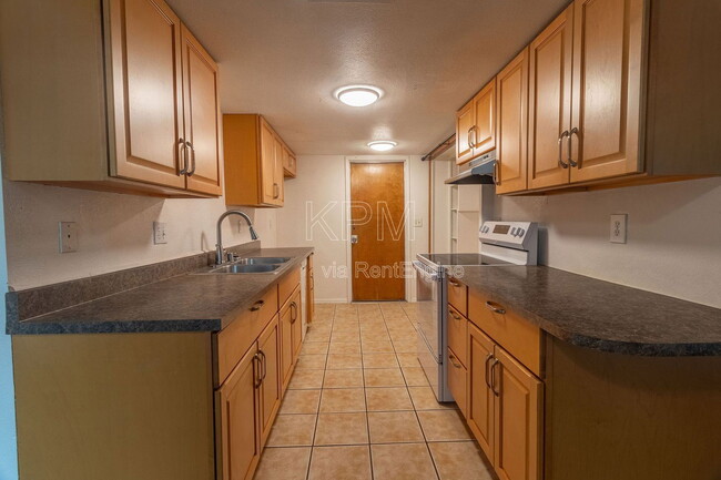 Building Photo - 5530 Sandpiper Ct