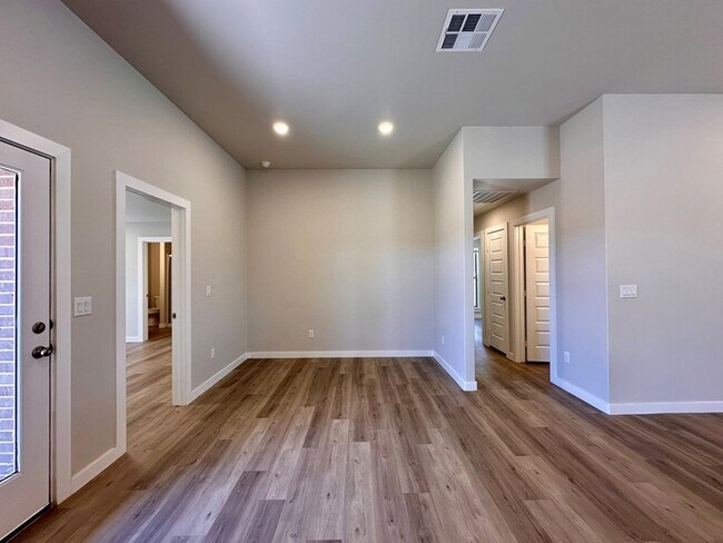 Building Photo - 5817 Settler Ave