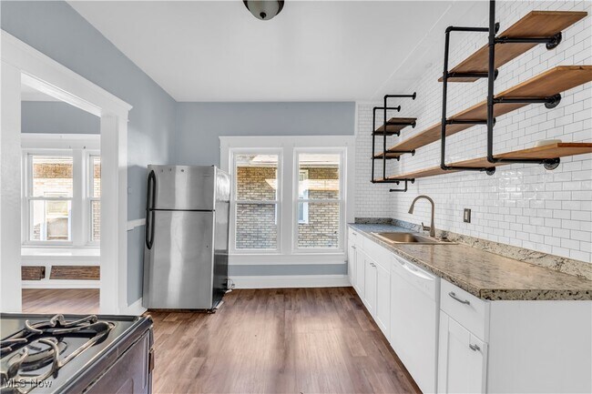 Building Photo - 1289 W 115th St