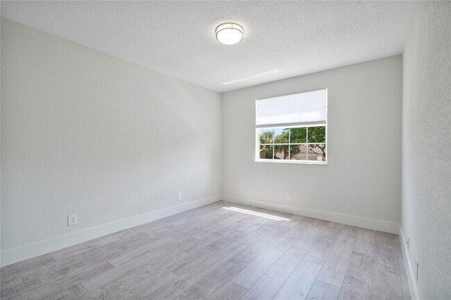 Building Photo - 7701 NW 61st Terrace