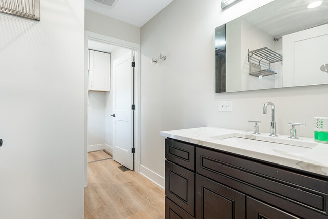 Building Photo - 2008 Kirchoff Rd