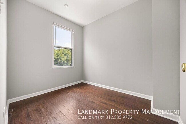 Building Photo - 2947 N Avers Ave