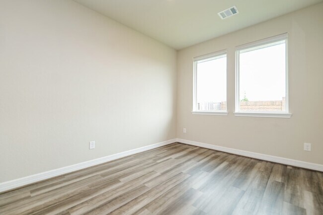 Building Photo - 31426 Whitcombe Summit Wy