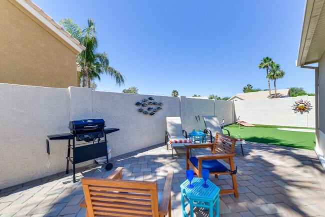 Building Photo - 4401 E Stanford Ave