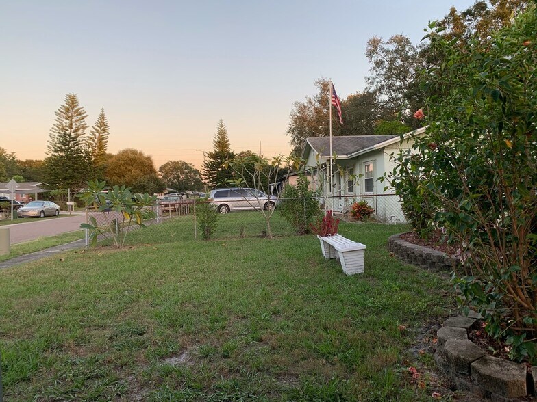 Front yard - 6320 S Lansdale Cir