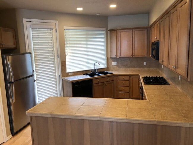 Building Photo - 2-Bedroom in Beaverton near Progress Ridge...