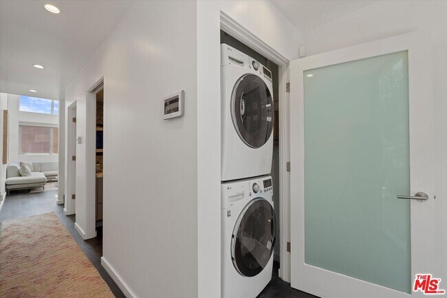 Building Photo - 483 Carroll Canal Ct