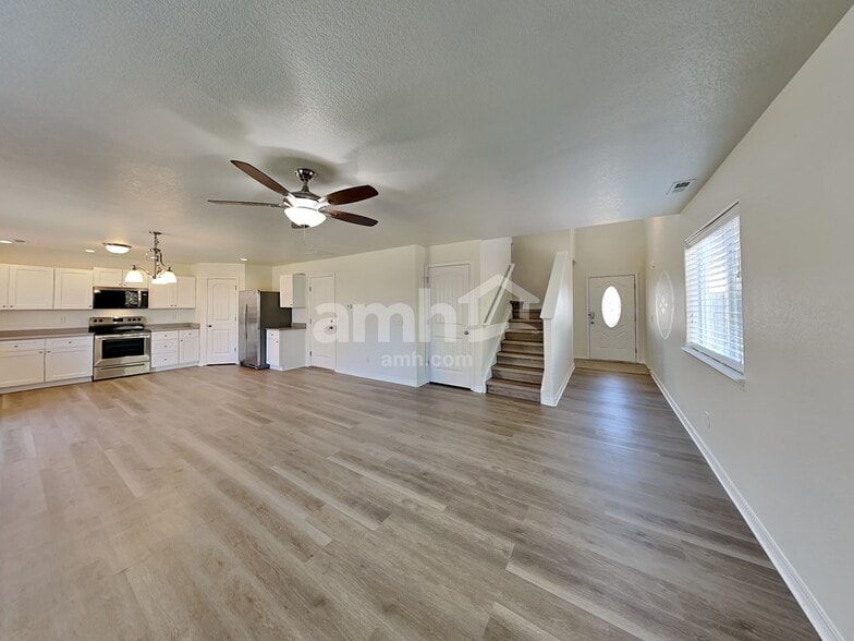 Building Photo - 9534 Sand Myrtle Dr