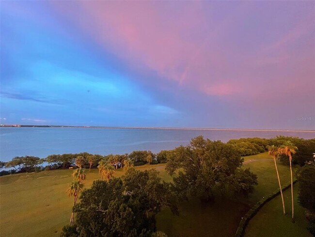 Building Photo - 2618 Cove Cay Dr