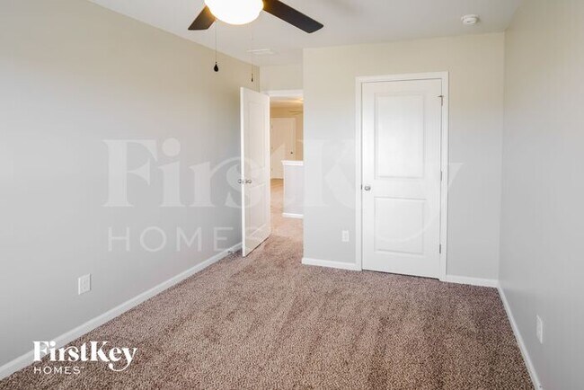 Building Photo - 216 Rhodes Ct