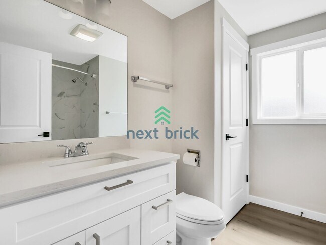 Building Photo - Beautiful 3 beds, 1 bath Single Family Home is available for Rent in Renton!