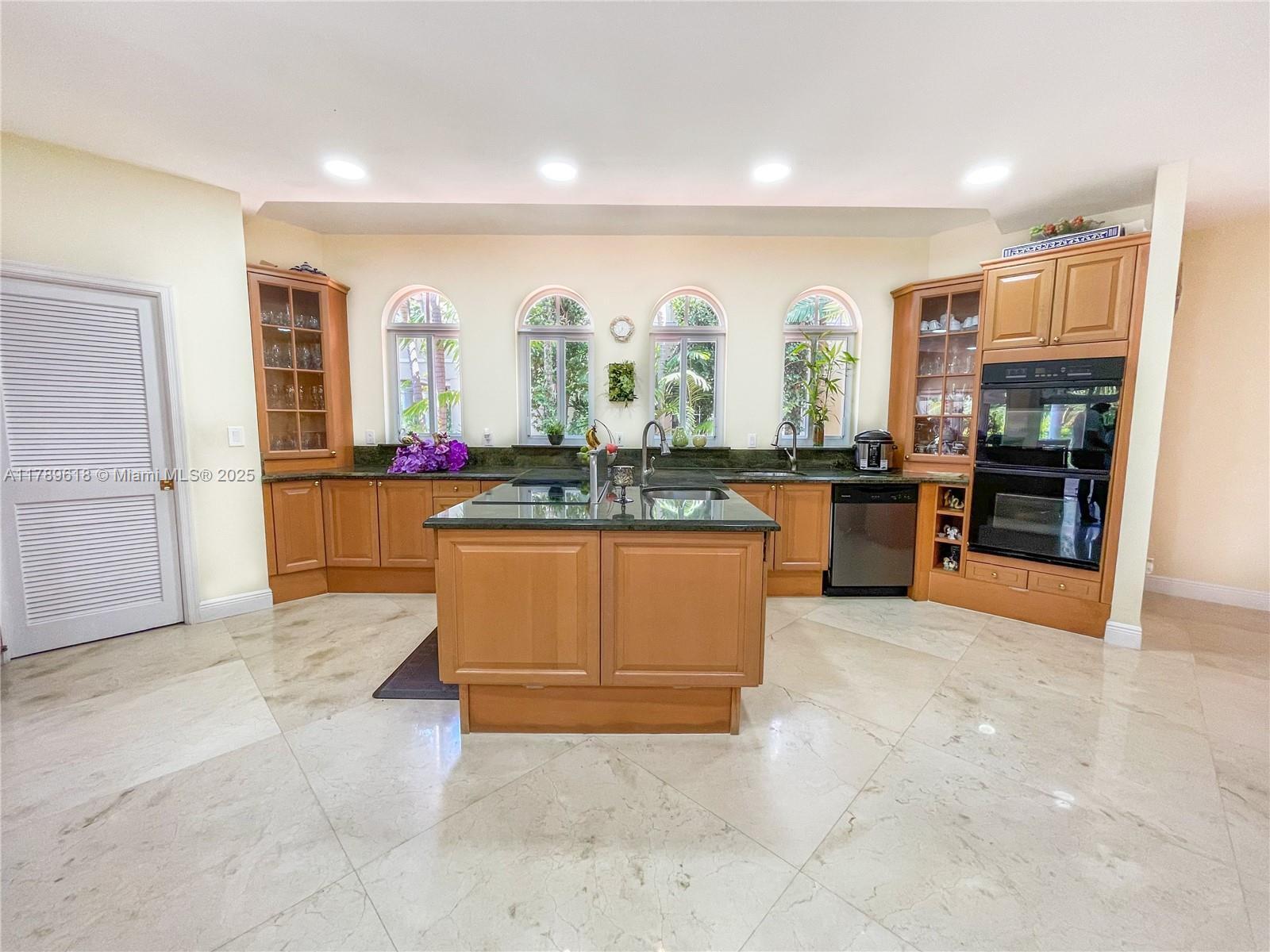 Building Photo - 194 Caoba Ct