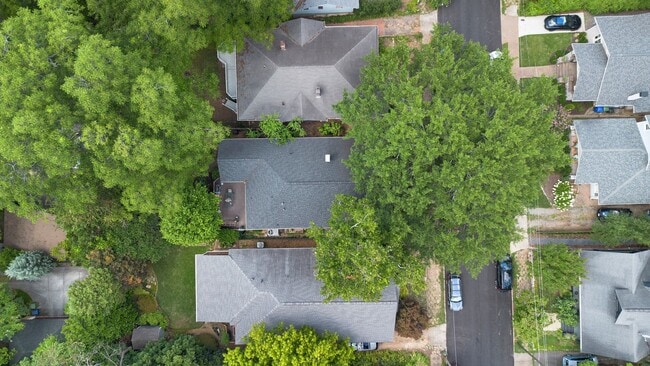 Building Photo - 466 Candler St NE