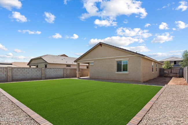 Building Photo - 17626 W Paraiso Dr
