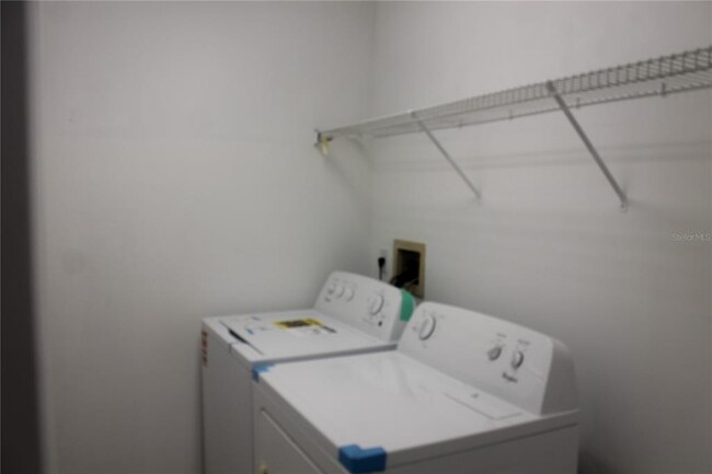 Building Photo - 462 Kassik Cir