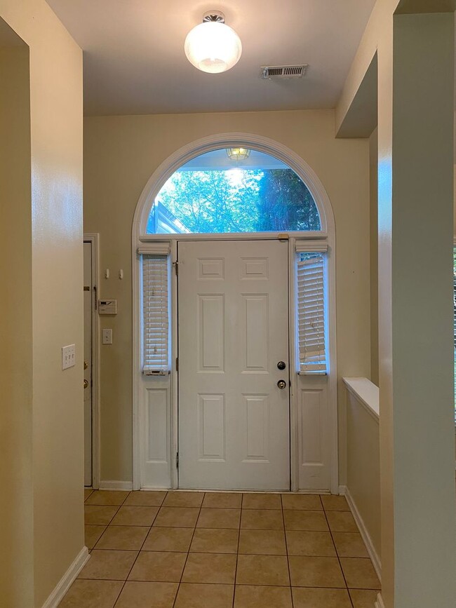 Building Photo - Lovely 3 bedroom, 2 bathroom ranch home in heart of Ballantyne