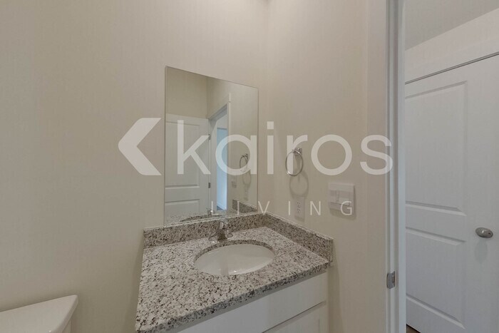 Building Photo - 4274 Scenic Dr SE