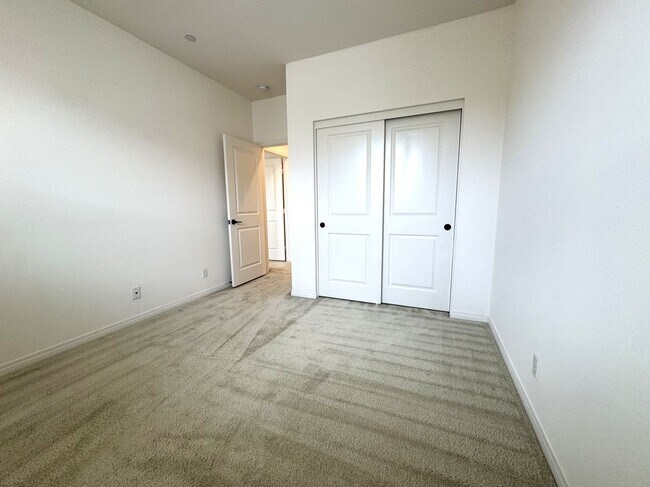 Building Photo - 64 Parkwood