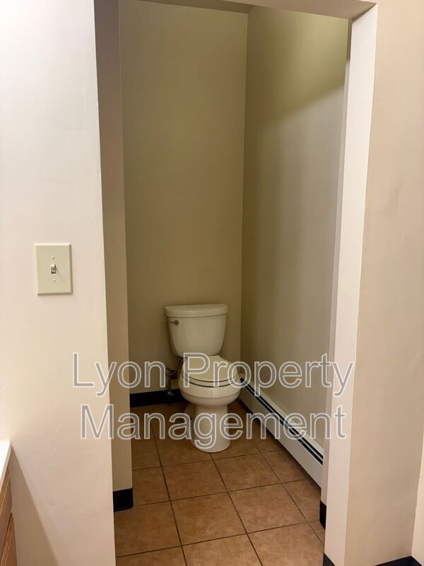 Building Photo - 50 Hedley Ave