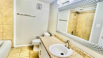 Building Photo - 3930 Englewood Cir