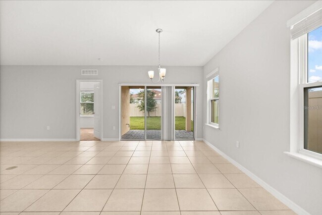 Building Photo - Davenport Charmer