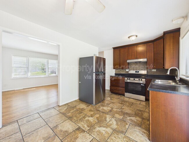 Building Photo - 7800 E 91 St