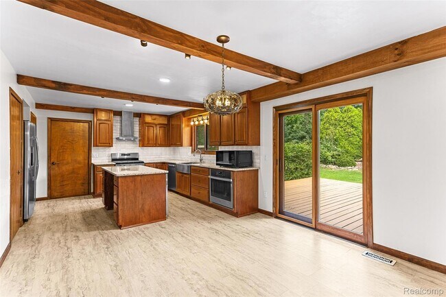 Building Photo - 3312 Palm Aire Ct