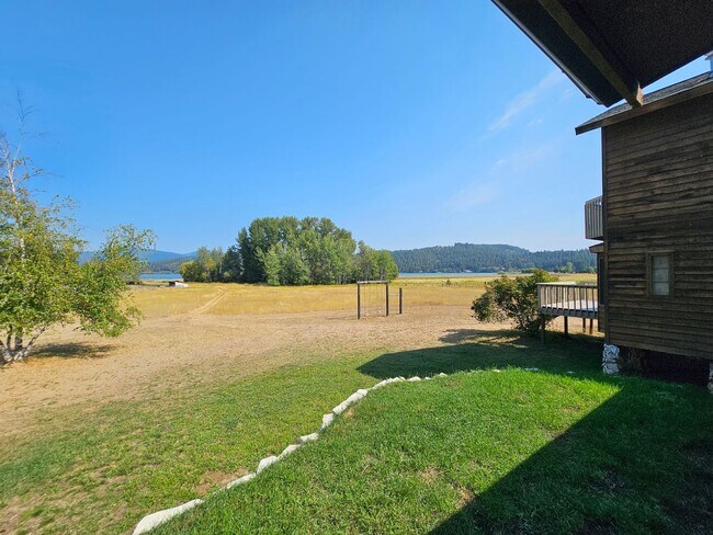 Building Photo - Incredible Hauser Lake Waterfront Home for...